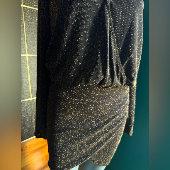 Dynamite XS shiny dress - Picture 3 of 4